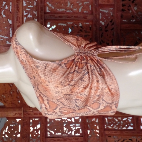 Shein: Top - Picture 2 of 5